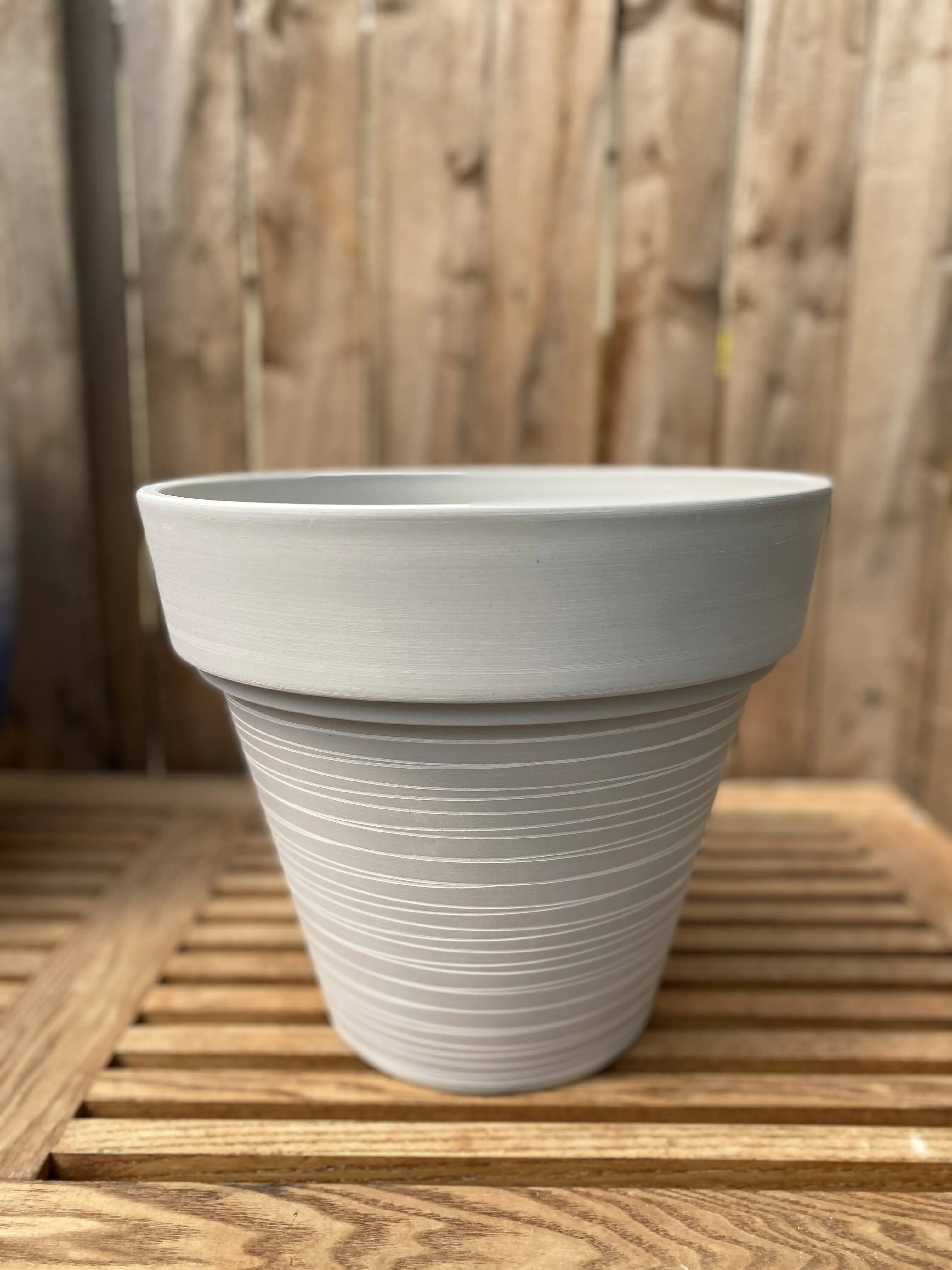 12" White Carved Finish Wide Rim Planter