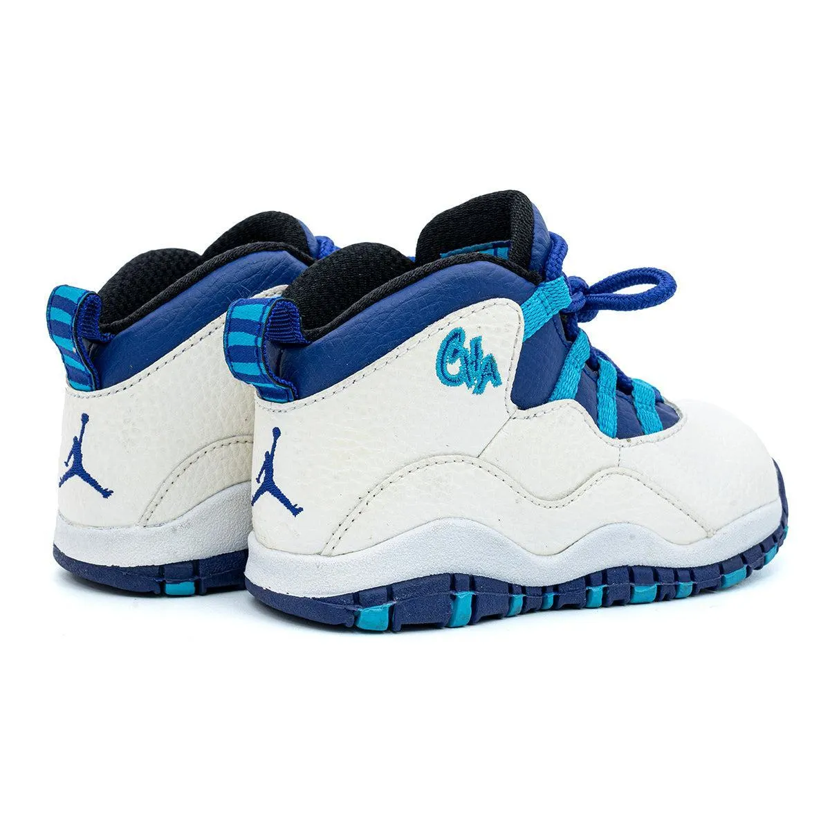 Air Jordan Retro Bt Charlotte Hornets Sneakers Leather White Colour For Kids