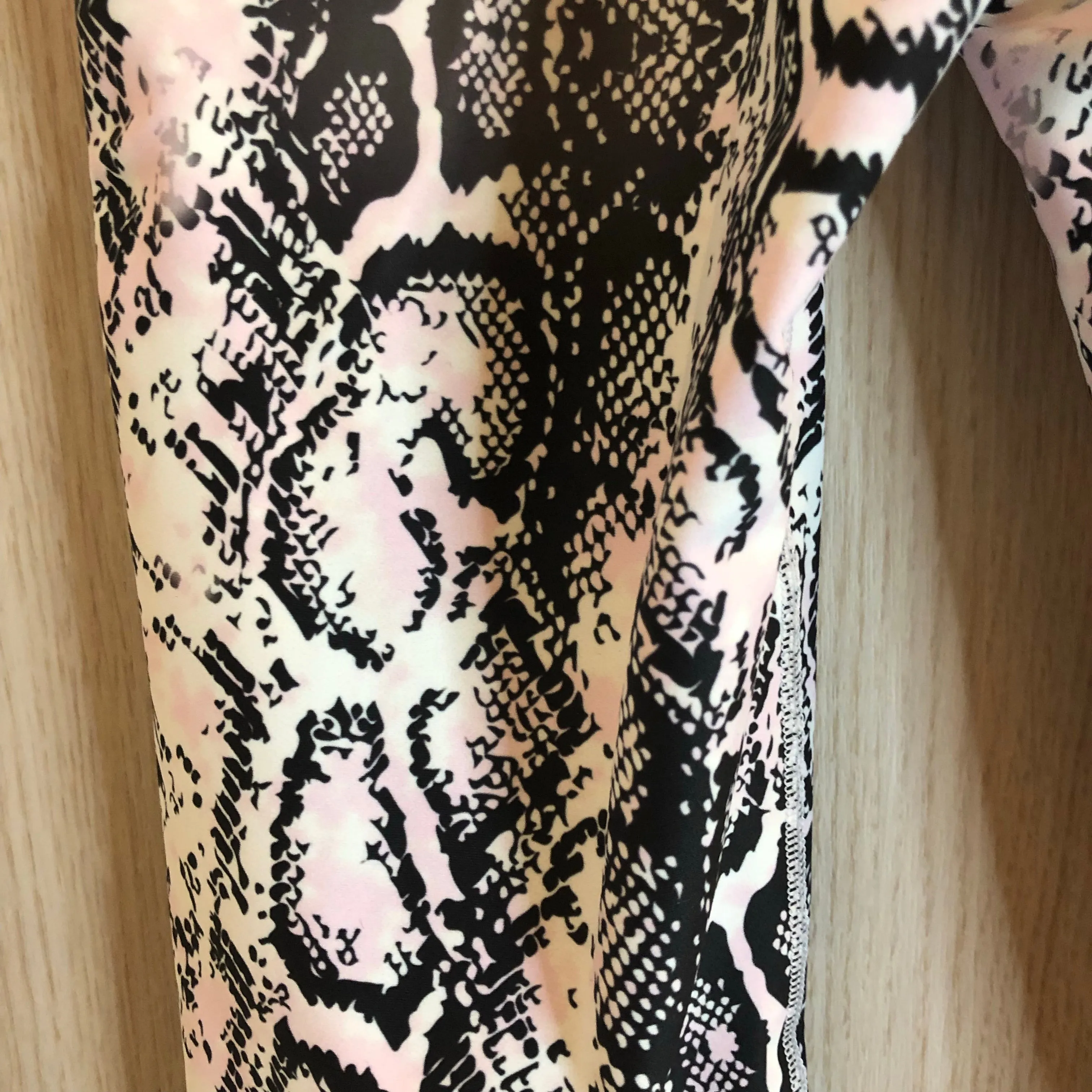 Light Pink Snakeskin Print Meggings, Pale Pink Reptile Python Snake Print Men Tights-Made in USA/EU