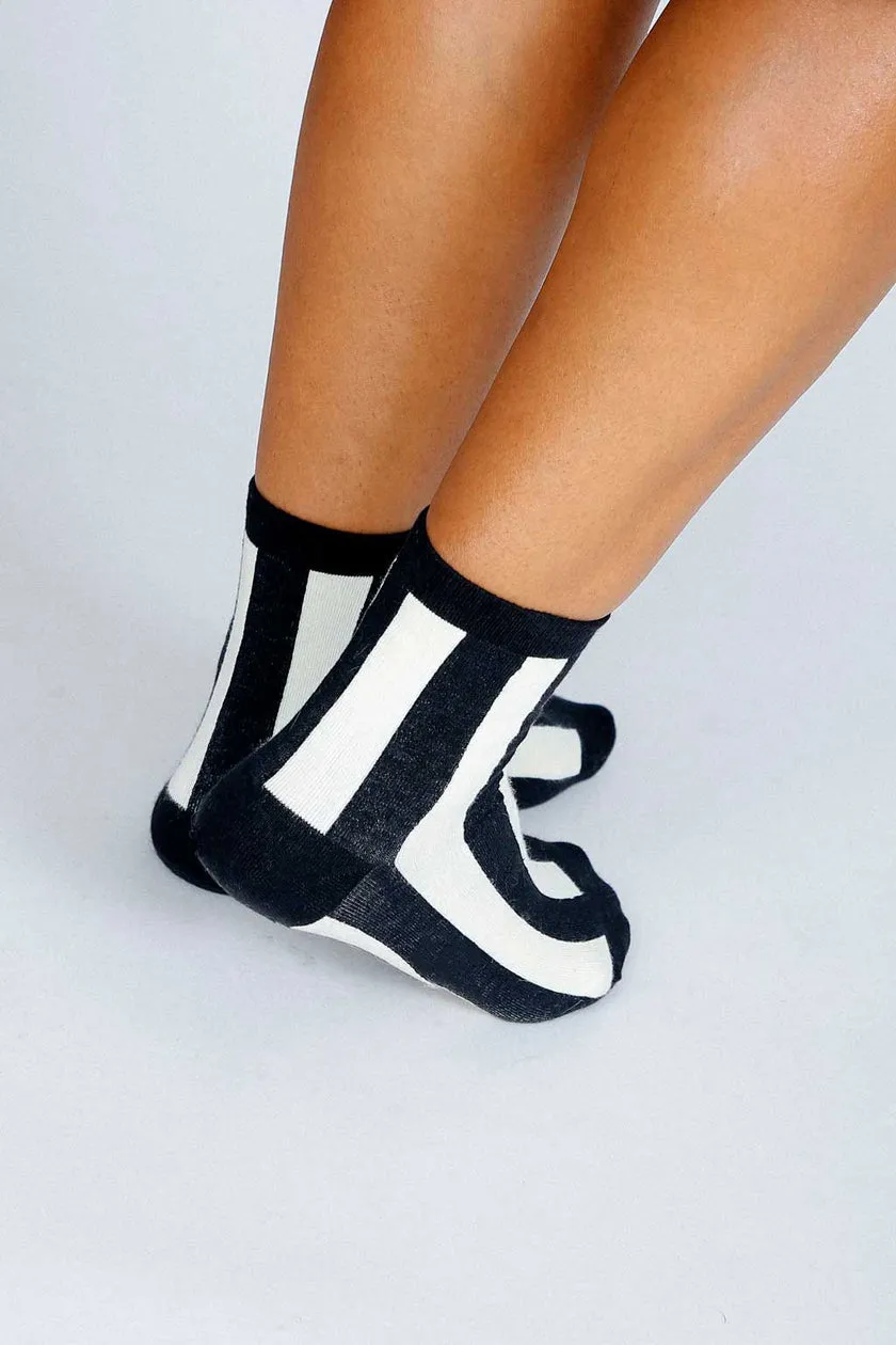 Line Socks - Black