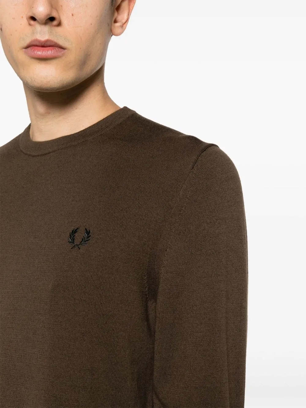 logo-embroidered knitted jumper