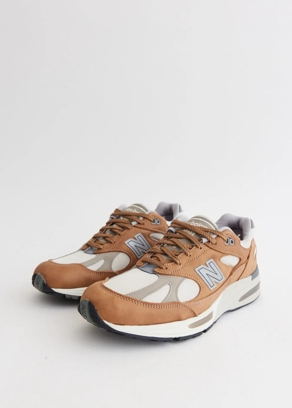 MADE in UK 991v2 'Coco Mocca' Sneakers