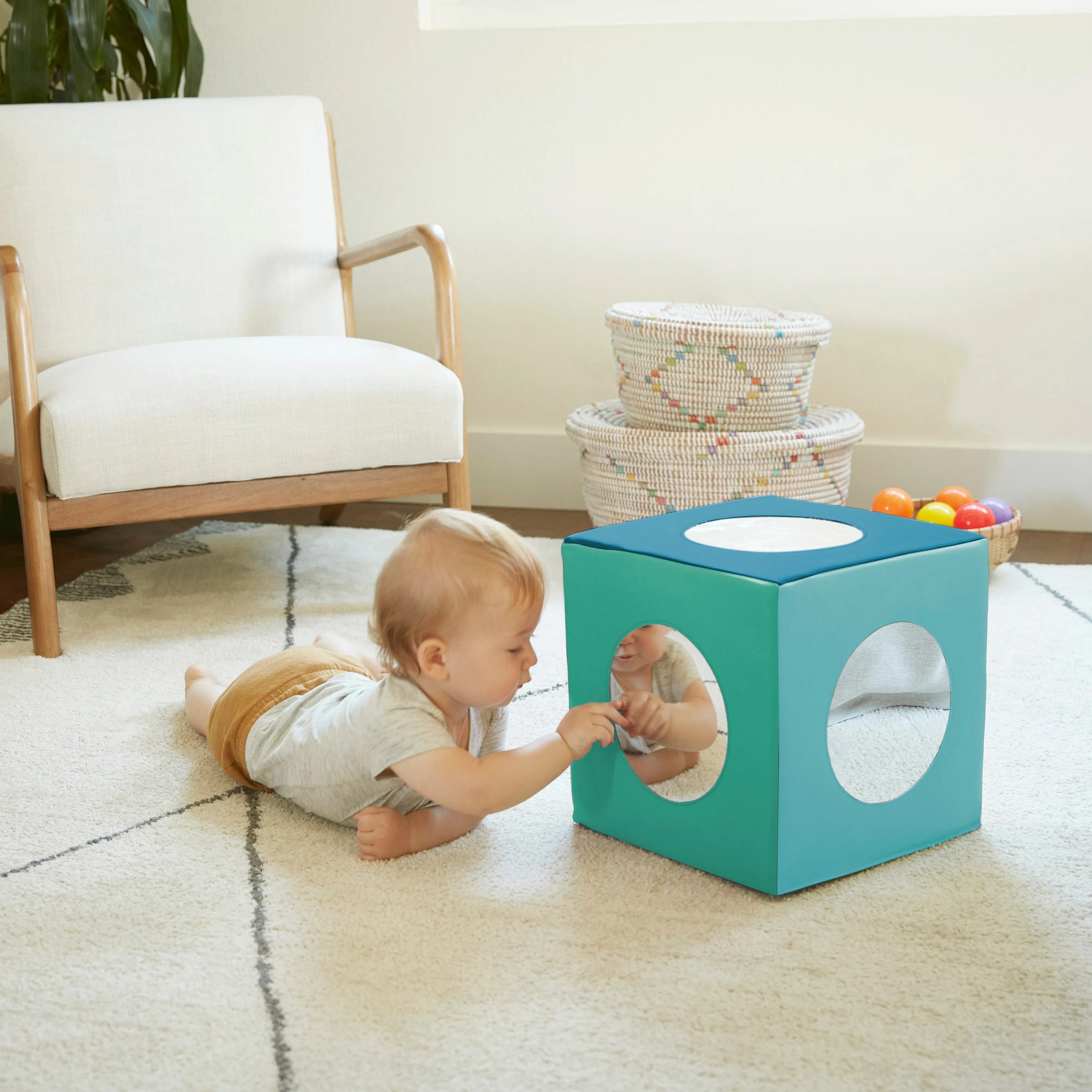 Mirror Cube, Soft Sensory Tummy Time Toy for Infants and Babies