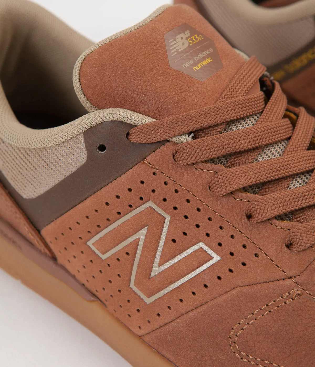 New Balance Numeric 533 Shoes - Brown / Gum