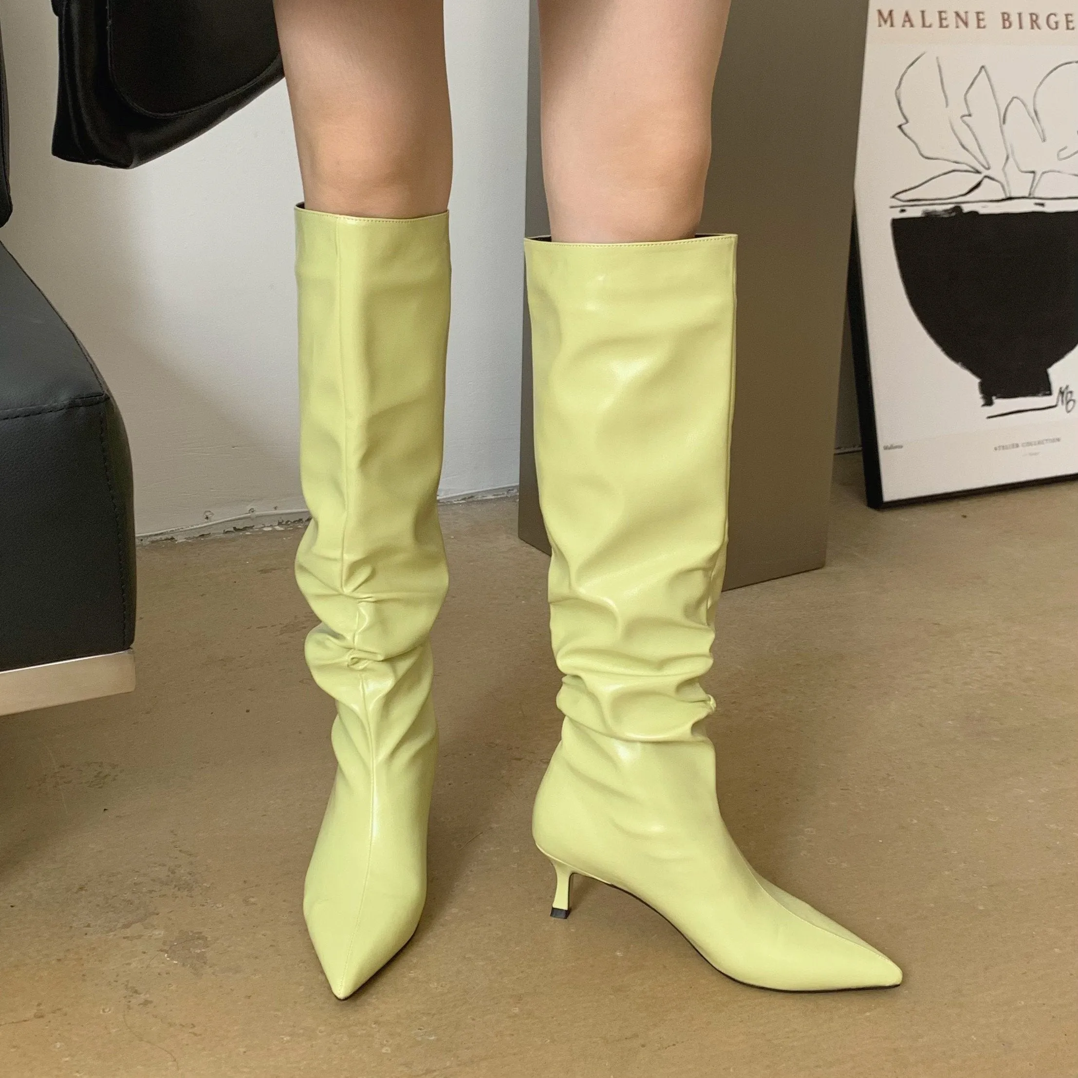 Pleated Design Pointed Toe Boots