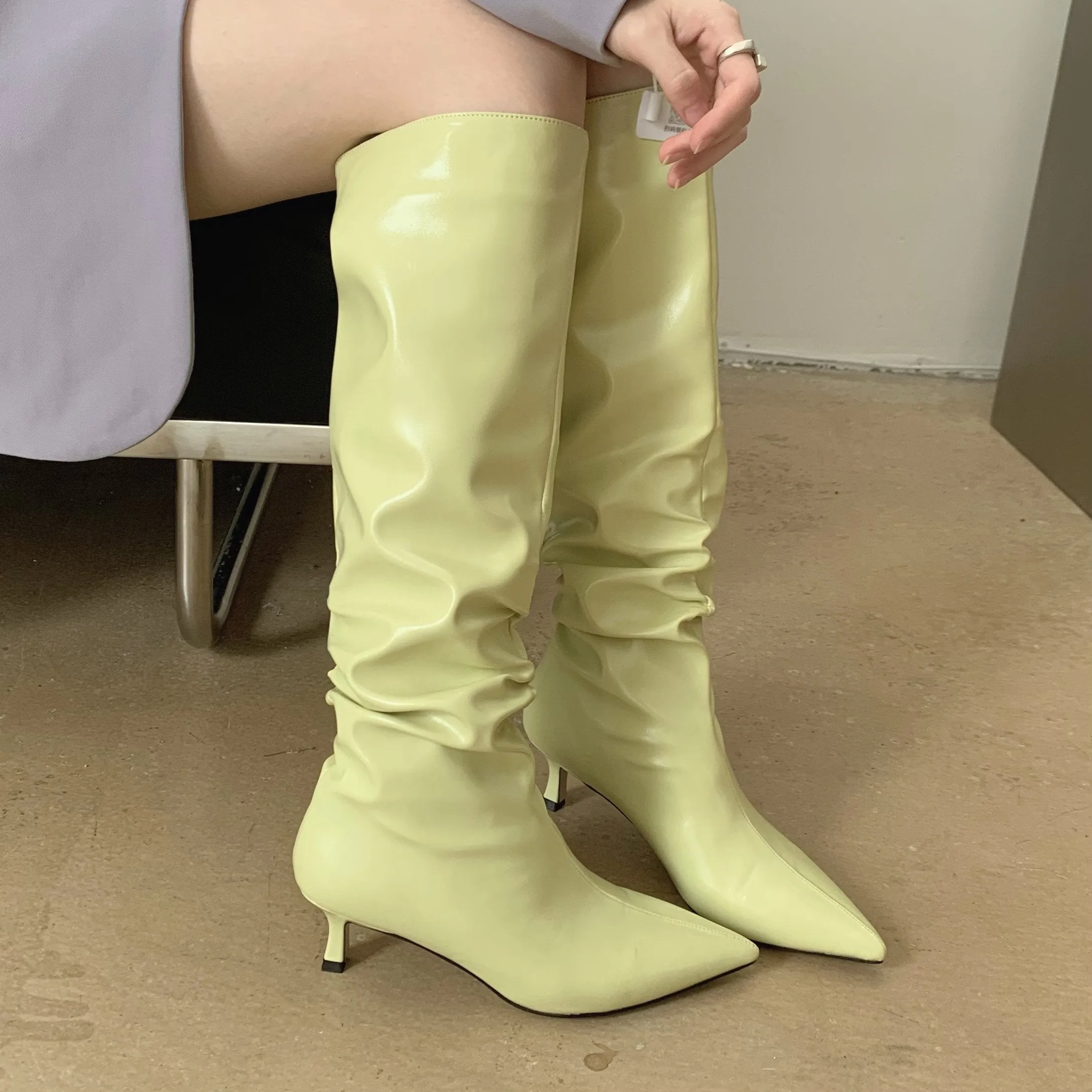 Pleated Design Pointed Toe Boots