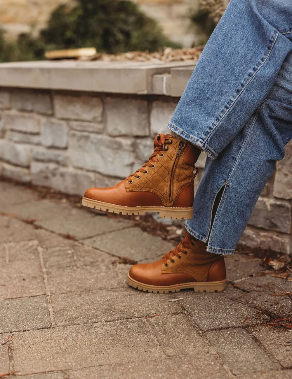 Quilted Saga Boot - Amber suede