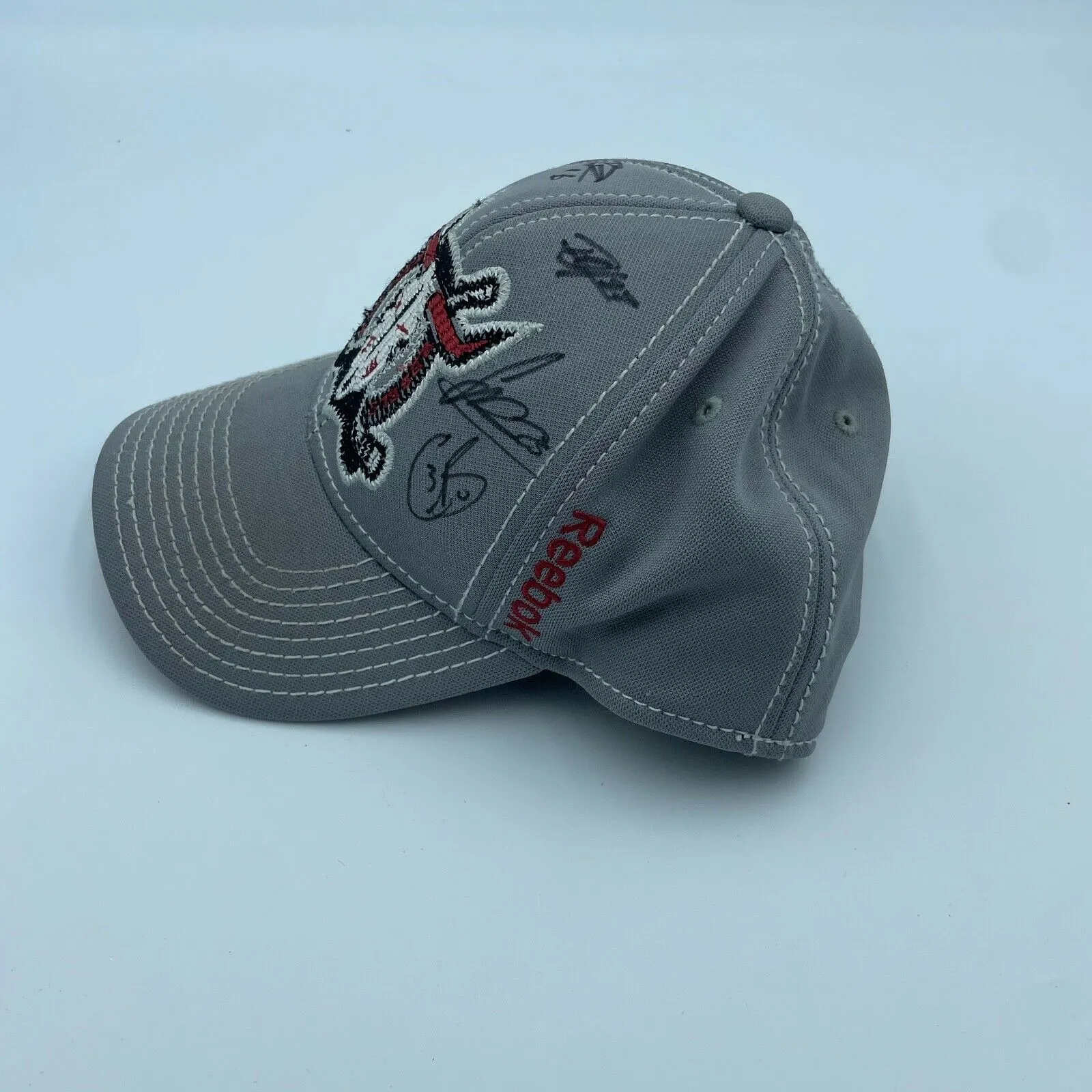 Red Deer Rebels Reebok Centre Ice Collection NHL Cap Sz: Small