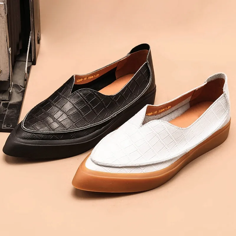 Witch Style Point Toe Soft Leather Flat Loafers in Black/White