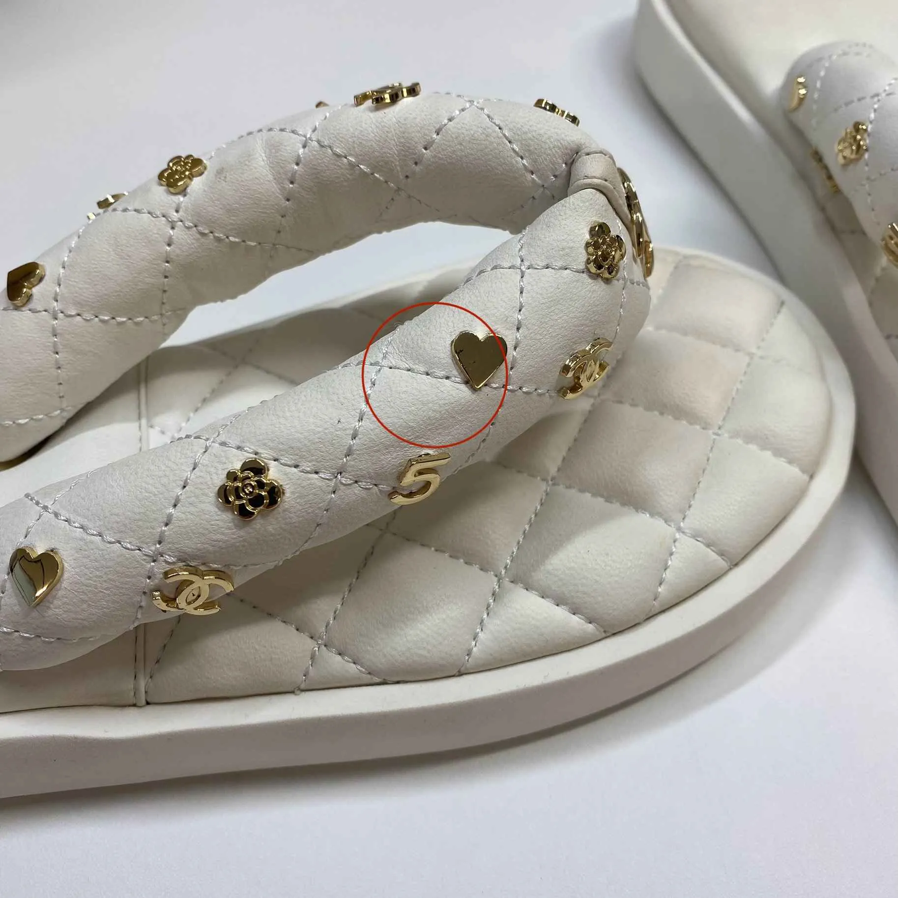 Women's Quilted Padded Charms Sandals White Size EU 37 / UK 4